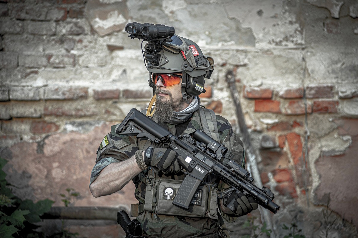 Débuter l'airsoft : quels vêtements tactiques acheter ? - Hexagon Production